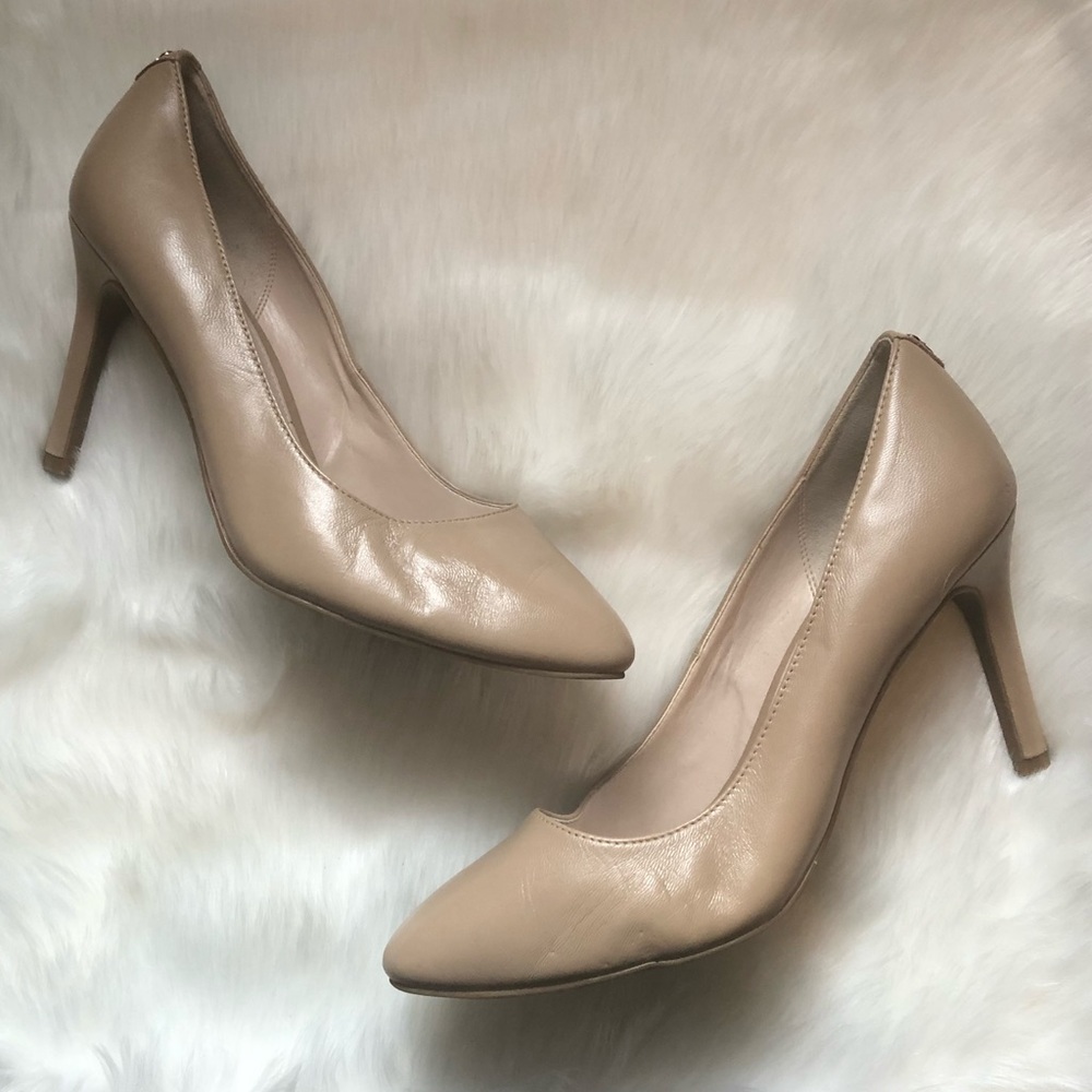COLE HAAN Nude Leather Pumps
